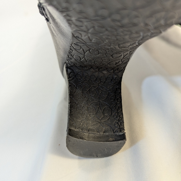 Johnston and Murphy Stylish High Black Studded Boot size 7M - Picture 16 of 16